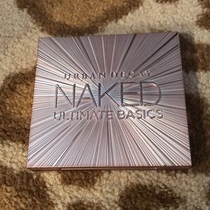 Urban Decay Naked Basics eyeshadow palette
